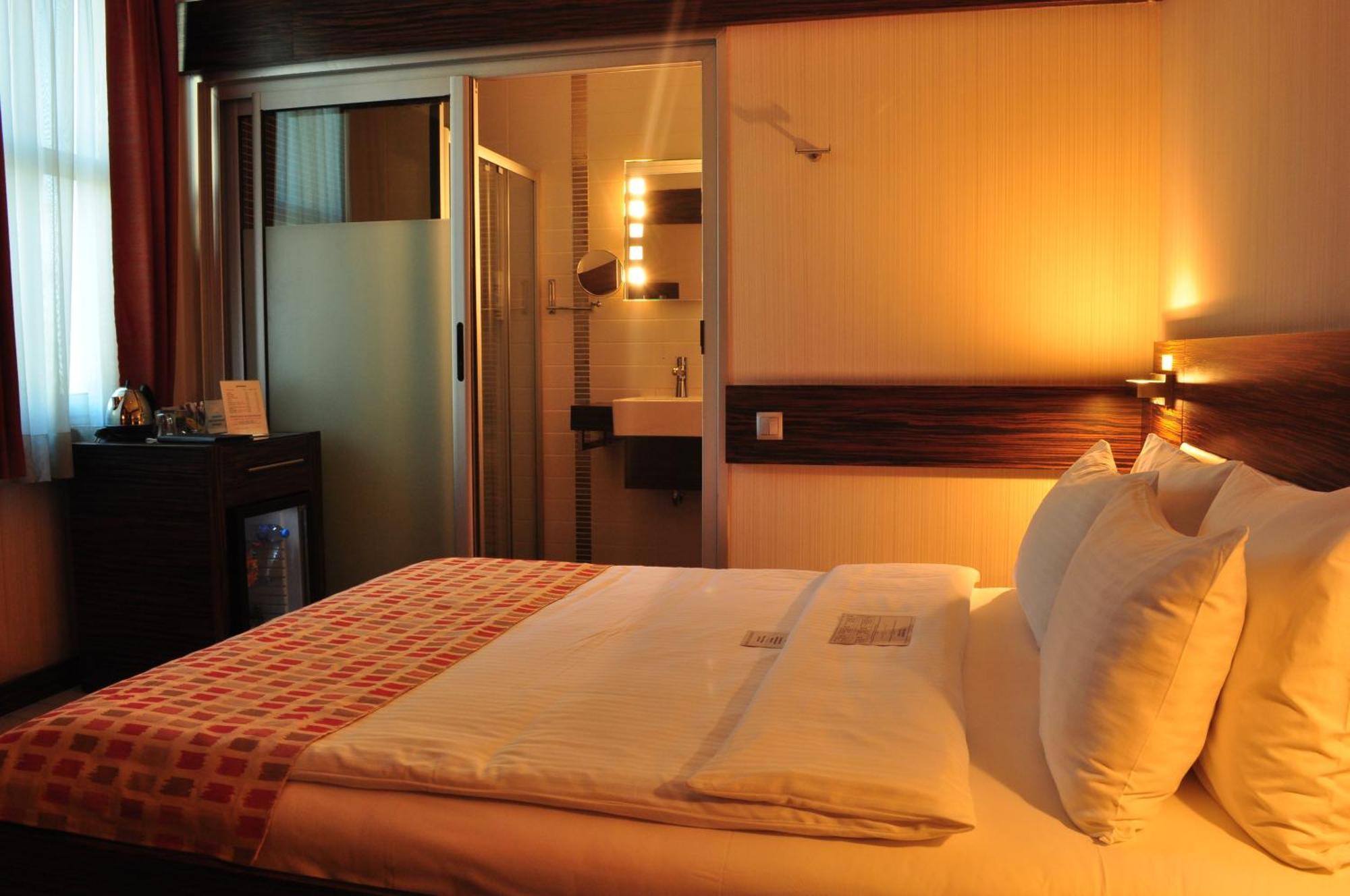 Wes Hotel Κοτζαελί Δωμάτιο φωτογραφία