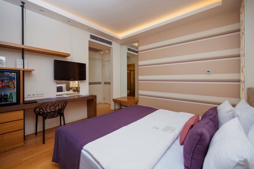 Wes Hotel Κοτζαελί Εξωτερικό φωτογραφία